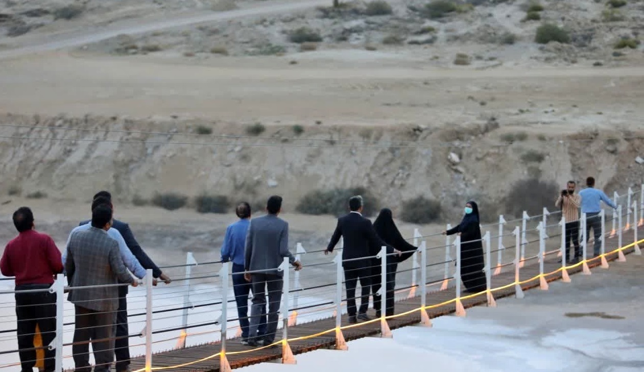 جیرفت در مسیر قطب گردشگری؛ کلنگ احداث بزرگترین زیپ‌لاین و پل معلق جنوب‌شرق به زمین خورد