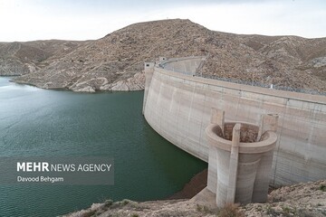 عطش کرمان در ۵ کیلومتری آب خلیج فارس؛ پیشرفت لاک‌پشتی خط لوله در اوج بحران خشکسالی