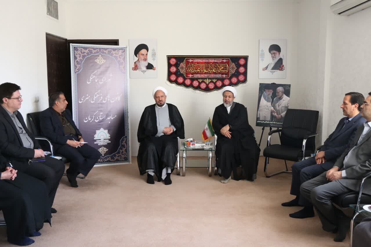 امام جمعه کرمان: مسجد می‌تواند در حل آسیب‌های اجتماعی به دولت کمک کند؛ ۱۰ هزار مسجد مأموریت اجتماعی می‌گیرند