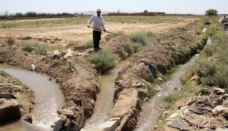 استاندار کرمان: مصرف ۶ میلیارد مترمکعب آب در کشاورزی قابل قبول نیست؛ بهره‌وری محور توسعه استان خواهد بود