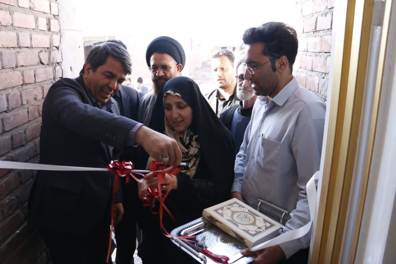 افتتاح ۲۱۰ واحد مسکن مددجویان کمیته امداد کرمان با حضور معاون رئیس‌جمهور