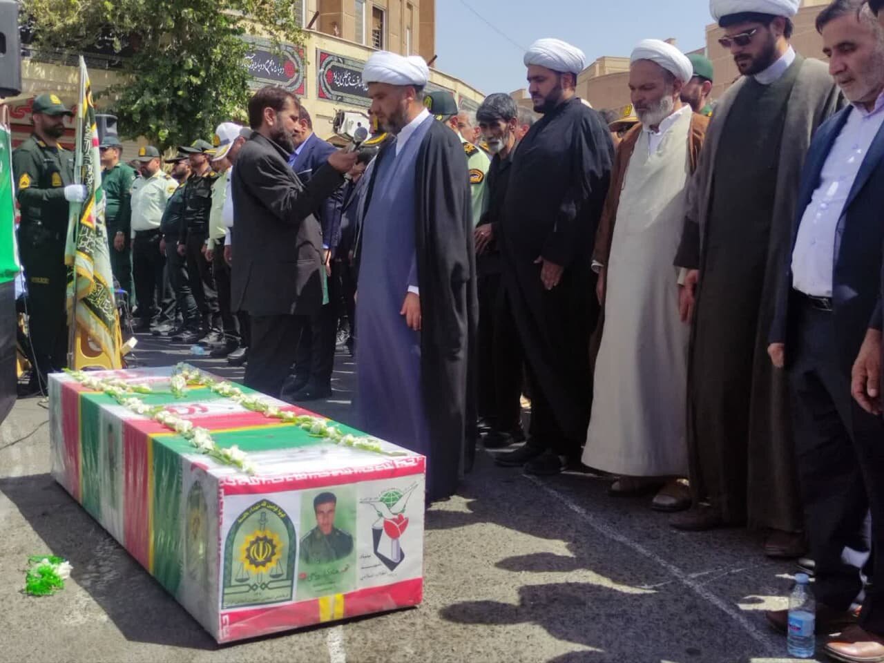 تشییع باشکوه پیکر سرباز شهید «هادی رویایی» در شهر بم | خبر کرمان