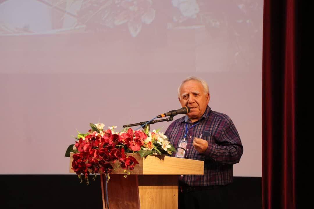 پروفسور کرم‌زاده: سکه طلا نمی‌خواهیم، فقط از ما مشورت رایگان بگیرید