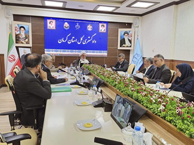 تدوین راهکار قانونی برای حل بخشی از مشکلات سحاب فرهنگیان/ آیا معجزه محقق می‌شود؟ | خبر کرمان