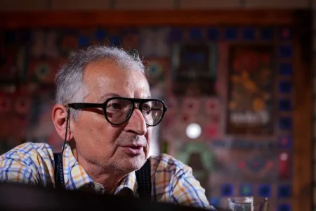 زیباکلام: صداوسیما با ۲۹ همت بودجه ، چقدر مردم را به خدا و پیغمبر نزدیک کرده؟