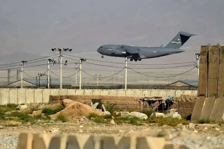 وال‌استریت‌ژورنال: آمریکا در حال گفت‌وگو با طالبان برای بازگشت به بگرام است