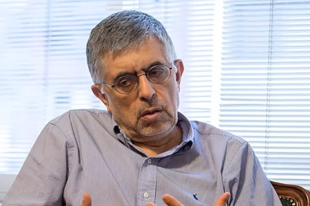 کرباسچی: شرایط کشور از سال ۶۷ هم ناگوارتر است / پزشکیان باید اختیارات ویژه بگیرد