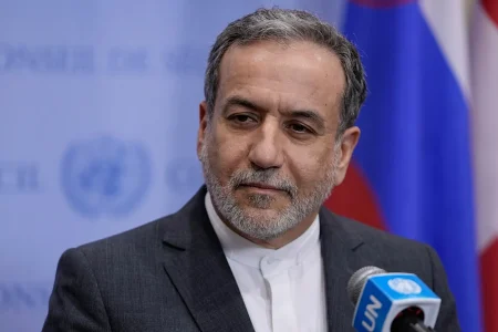 عراقچی: اگر اسنپ‌بک عملیاتی شود، توافق با آژانس از اعتبار می‌افتد/  اروپایی‌ها باید تصمیم بگیرند که همکاری را انتخاب می‌کنند یا تقابل