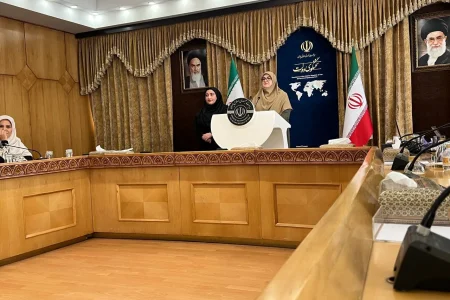 سخنگوی دولت : اورانیم غنی شده مدفون است / برای قدرت موشکی از کسی اجازه نمی‌گیریم/ پزشکیان بر سر منافع کشور با کسی تعارف ندارد /تهاتر و بازارچه های مرزی تمهید دولت برای برگشت تحریم ها