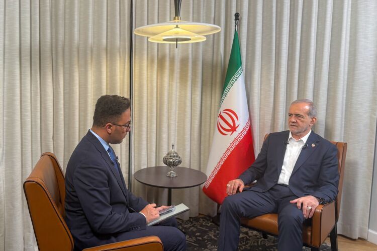 پزشکیان: چرا باید اورانیوم غنی‌شده خود را به آن‌ها بدهیم؟/ آماده هر نوع راستی‌آزمایی هستیم