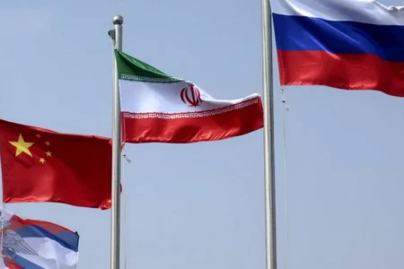 روزنامه شرق: چین و روسیه می‌توانند در شرایط مکانیسم ماشه به ایران کمک کنند؟