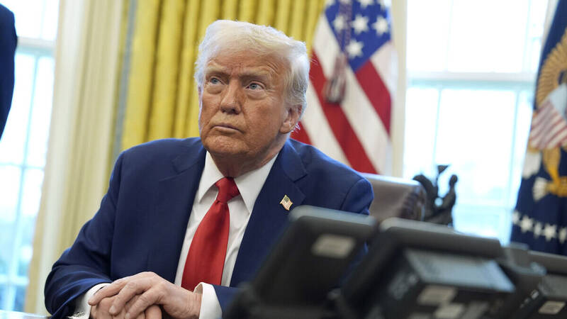 دستکاری محرمانه هدیه گران‌قیمت قطر به ترامپ