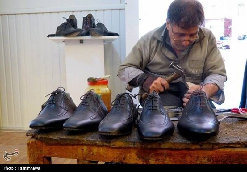 وقتی کفش ایرانی با برند خارجی صادر می‌شود