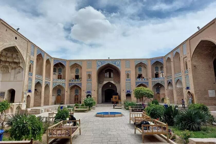 نشت آب در کاروانسرای جهانی گنجعلی‌خان تکذیب شد؛ میراث فرهنگی: مدعیان، مستندات ارائه کنند