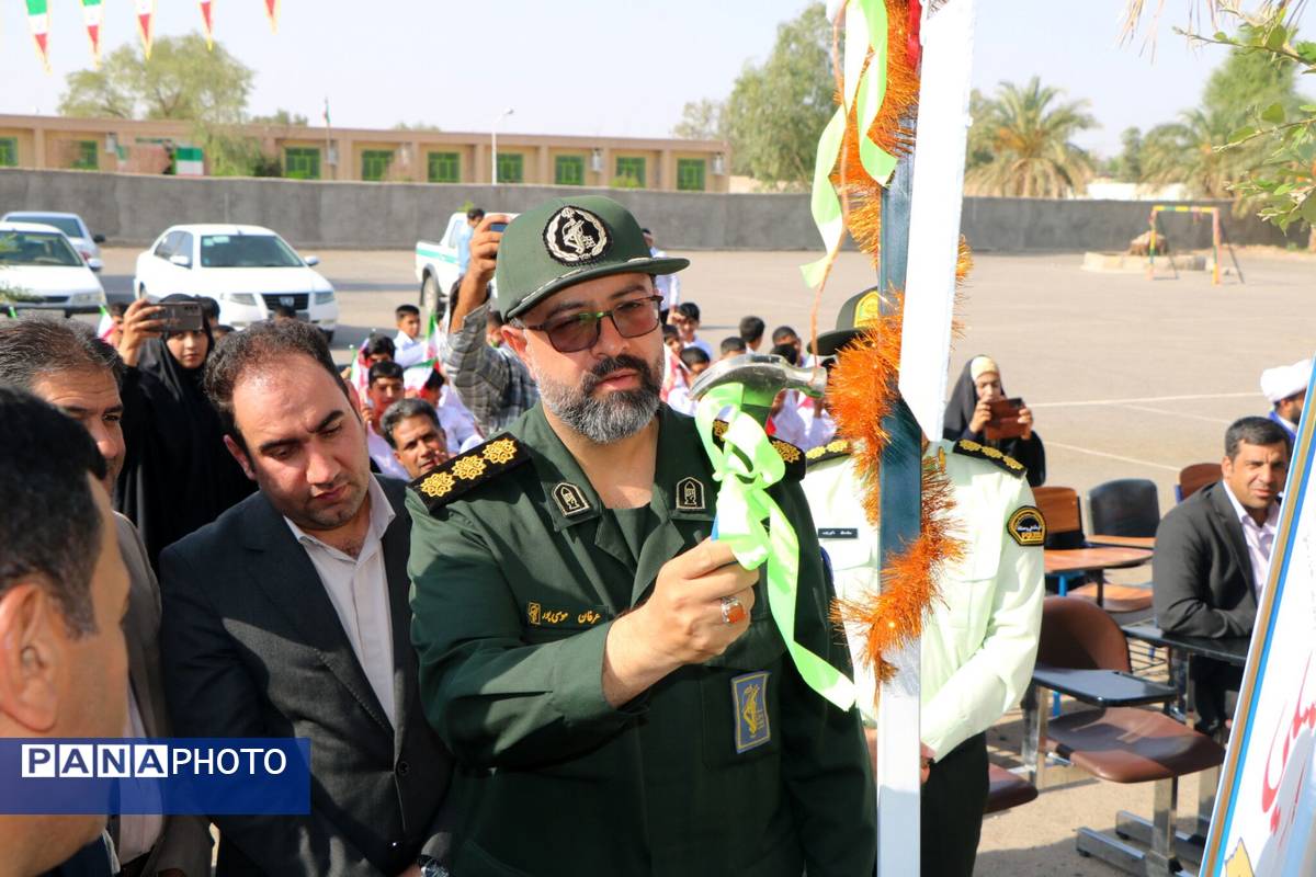 زنگ ایثار و مقاومت در مدارس ریگان