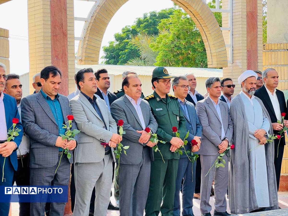 گلزار شهداء ؛ میزبان مسئولان شهرستان عنبرآباد همزمان با آغاز هفته دفاع مقدس