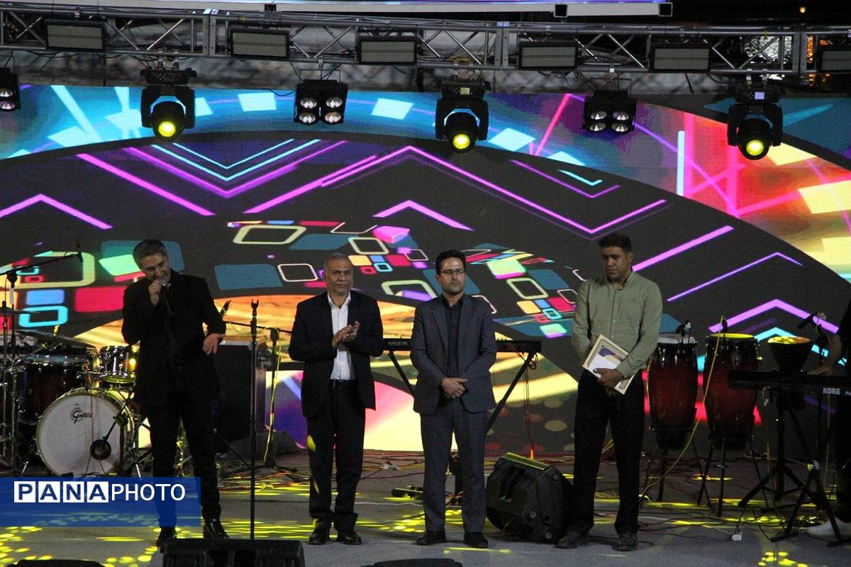 شب سوم جشن خرما