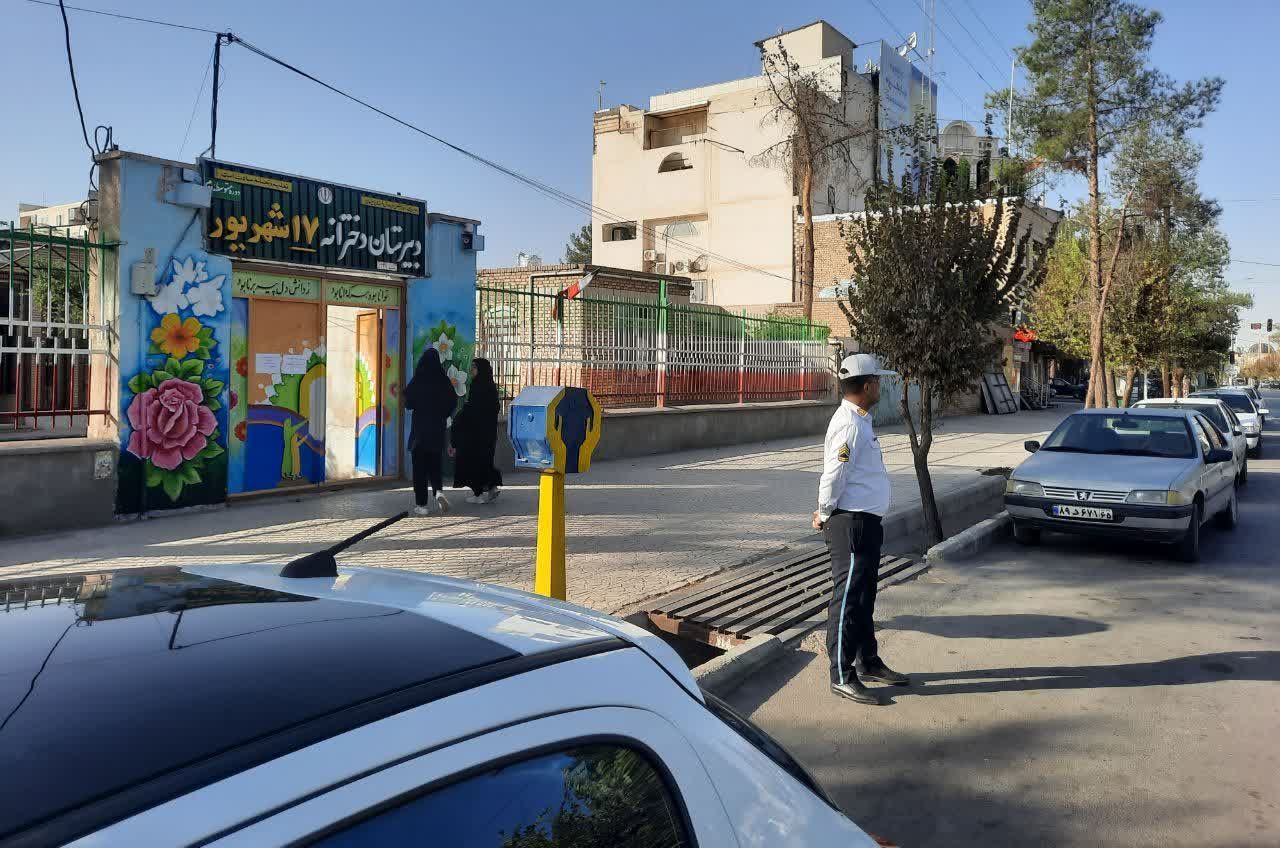 اختصاص ۷۰ تیم انتظامی و راهور برای برقراری نظم و امنیت بازگشایی مدارس در سیرجان | اخبار سیرجان