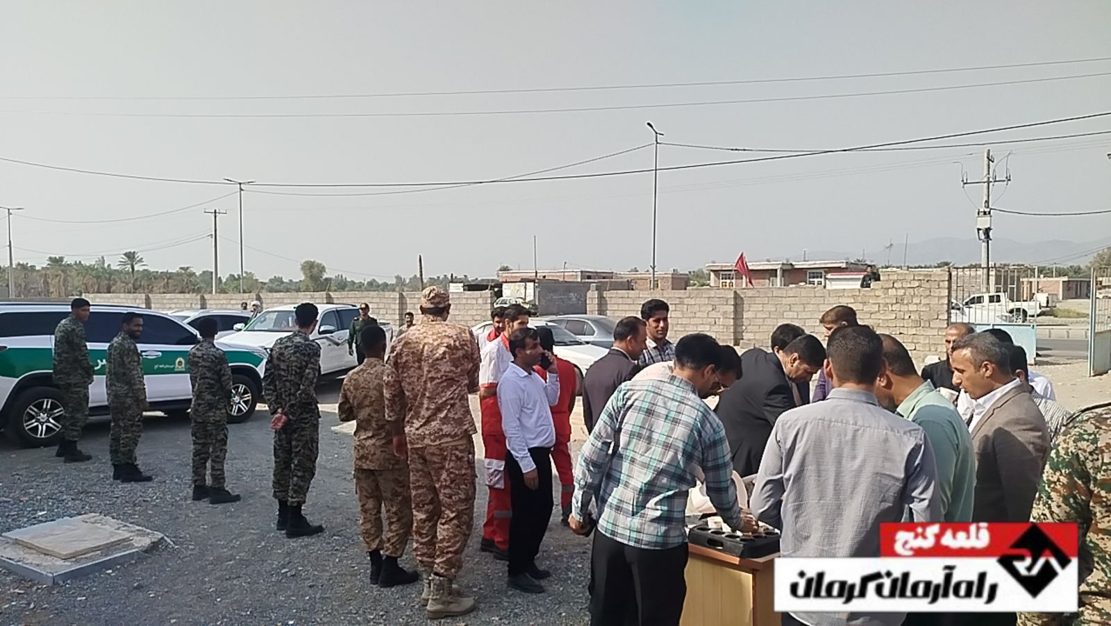 غبارروبی گلزار شهدای «چیل‌‌ آباد» قلعه گنج | اخبار استان کرمان