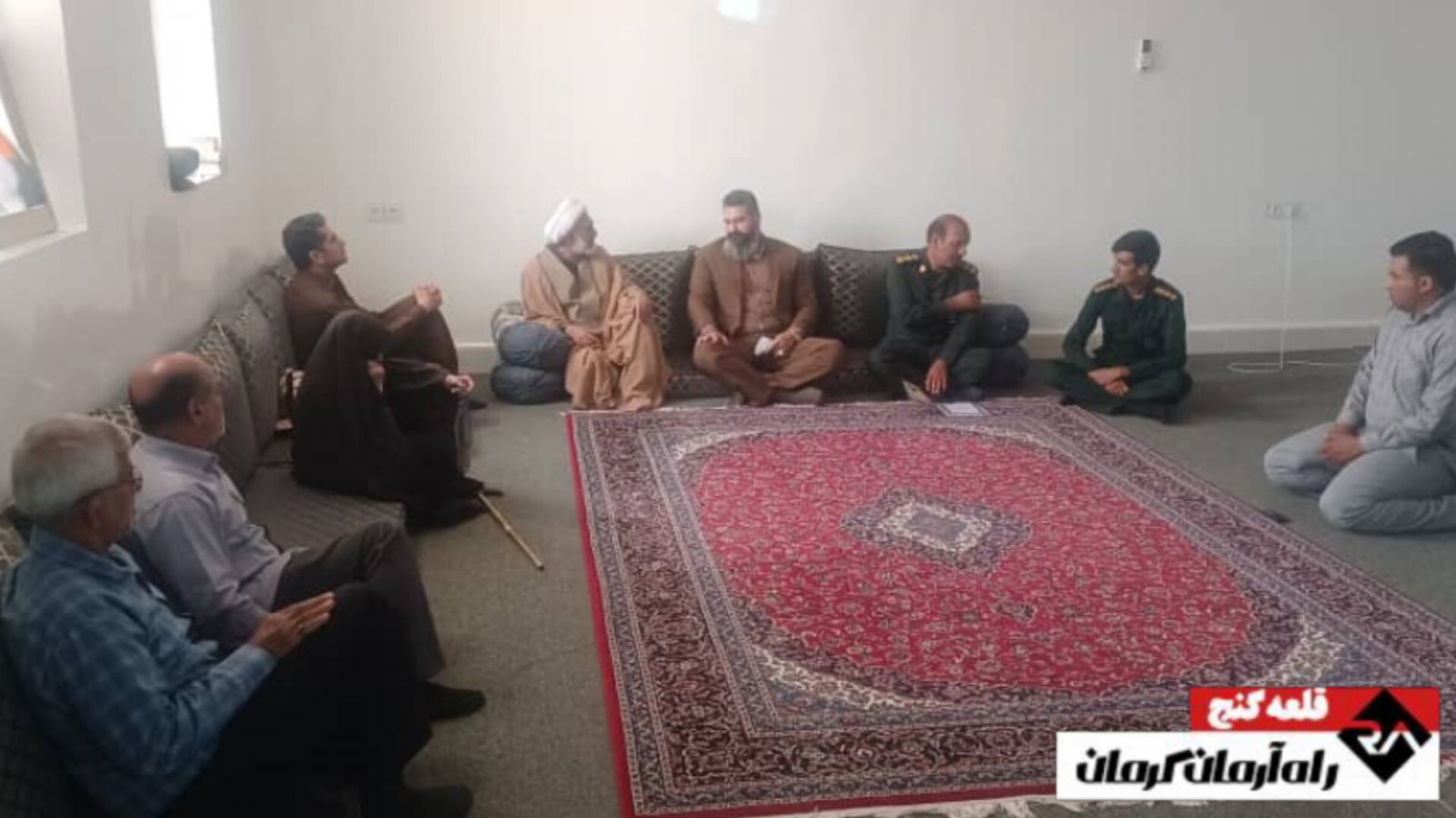 دیدار با خانواده شهید «علی احمدی‌نژاد» انجام شد | اخبار استان کرمان