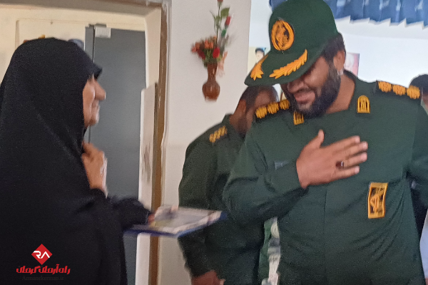 دیدار مسئولان با خانواده‌های شهدا شهرستان کهنوج | اخبار استان کرمان