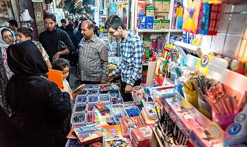 وقتی مغازه‌های کرمان آماده‌ برای شروع مدارس هستند