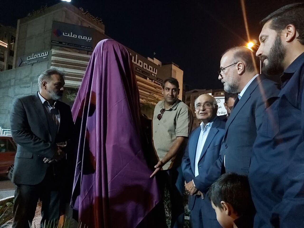 سردیس «هوشنگ مرادی کرمانی» در خیابانی به نام او رونمایی شد؛ استاد: خوشحالم مسئولانی داریم که موقعیت‌های فرهنگی را درک می‌کنند
