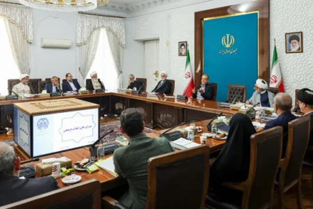 فرمان رئیس‌جمهور برای ادغام مراکز کم‌بازده؛ دانشگاه‌ها مأموریت‌محور می‌شوند