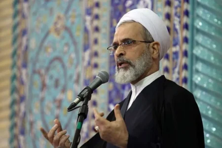 امام جمعه قم: مردم نسبت به پاسداشت ترویج حجاب و عفاف حساسیت ویژه داشته باشند