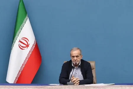 پزشکیان: اختلاف میان کشورهای اسلامی خواست ملت‌ها نیست؛ حاصل توطئه دشمنان و صهیونیسم بین‌الملل است