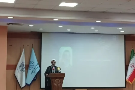 دبیر شورای عالی انقلاب فرهنگی: قانون منع دو تابعیتی ها مربوط به دوران پهلوی است و باید اصلاح شود/ نخبگان را به جرم دو تابعیتی از خدمات به کشور محروم کرده ایم