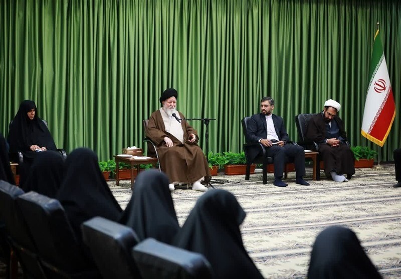 علم الهدی: جنگ هنوز در رأس برنامه‌هاست و حضور ضروری است