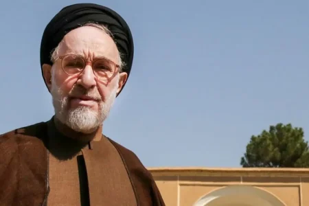 خاتمی: «ایران گفتن» کافی نیست، باید نسبت به ایران اهتمام عملی داشت