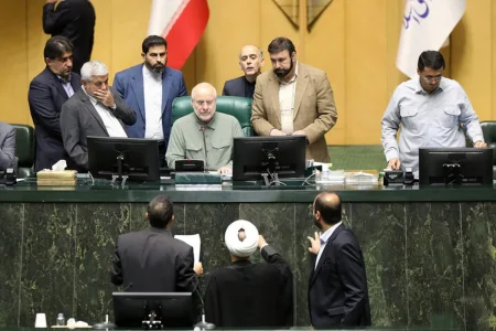 روزنامه جمهوری اسلامی: قالیباف دنبال کاپیتولاسیون چینی و روسی است