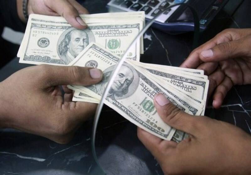 ادامه عقبگرد در بازار ارز؛ دلار تحت فشار عرضه به ۱۱۰ هزار تومان سقوط کرد