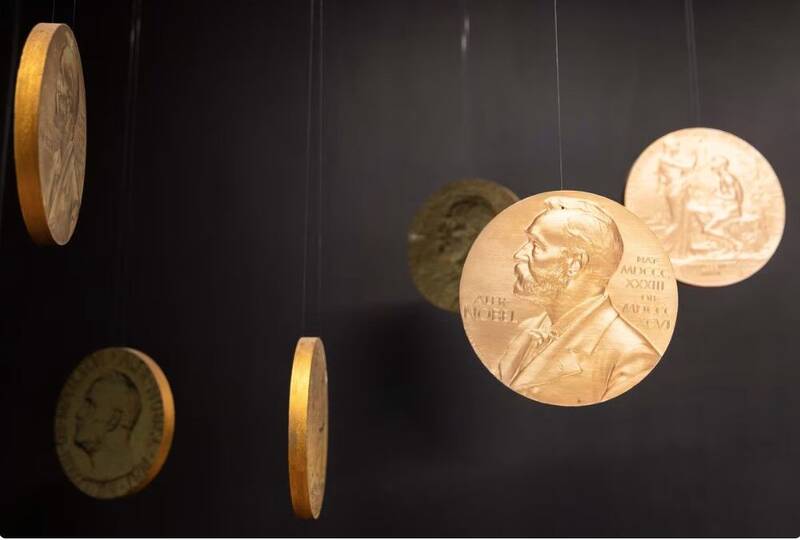 جایزه نوبل؛ نمایشی مضحک با اهداف توطئه گرایانه!