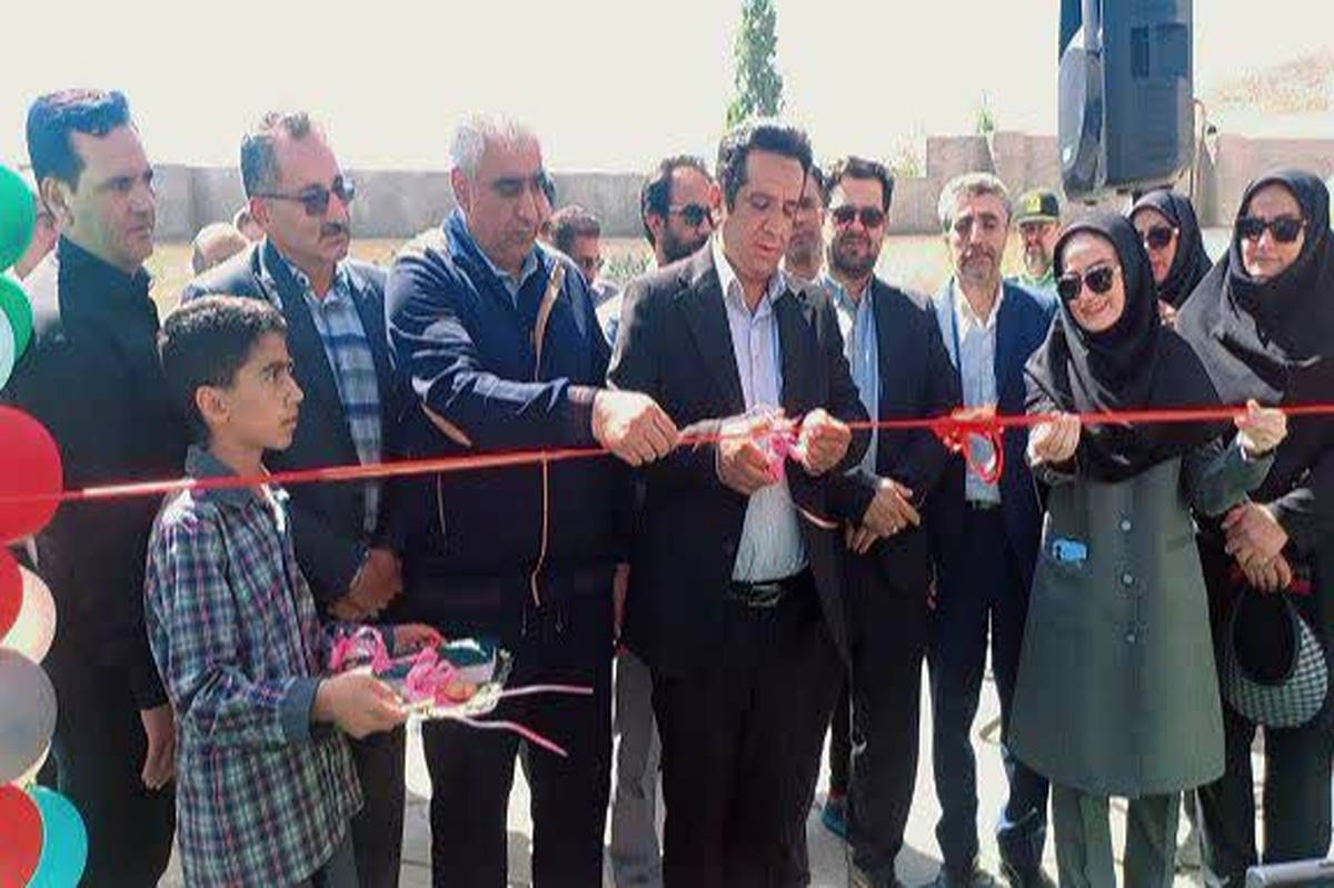 زمین چمن مصنوعی دبستان امام خمینی (ره) دهبکری کمتر از ۲۴ ساعت به بهره‌برداری رسید