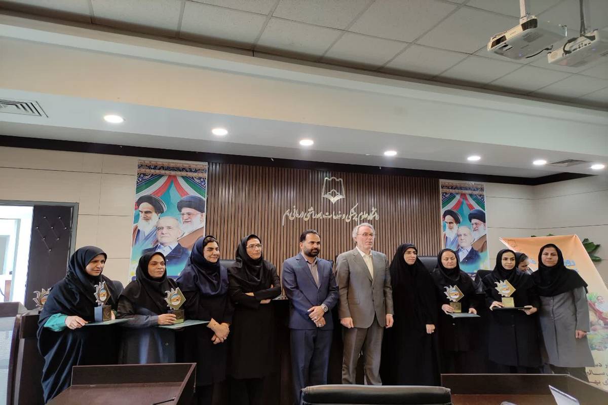 برگزاری جشنواره غذای سالم در دانشگاه علوم پزشکی بم