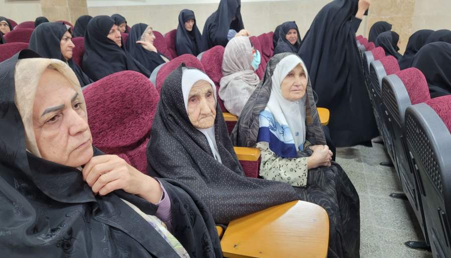 تجلیل از مادران و همسران شهدا در شهربابک | اخبار استان کرمان