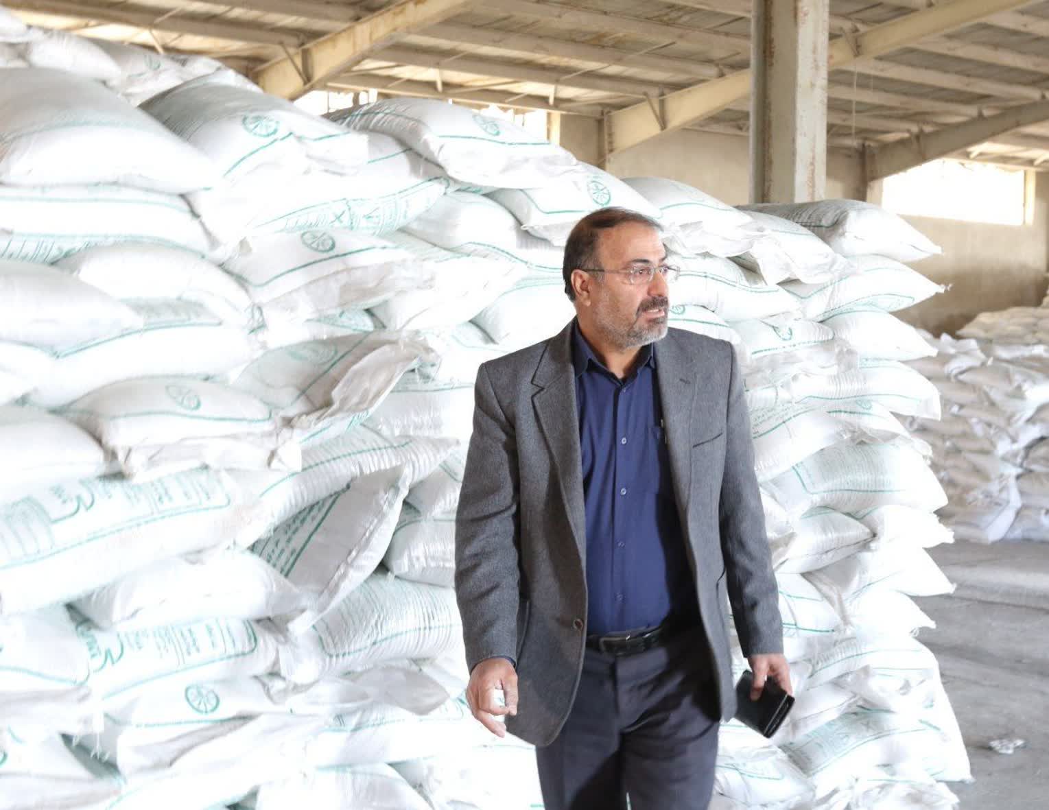 توزیع بیش از ۱۲ هزار و ۶۰۰ تن کود یارانه‌ای بین کشاورزان کرمانی برای کشت گندم