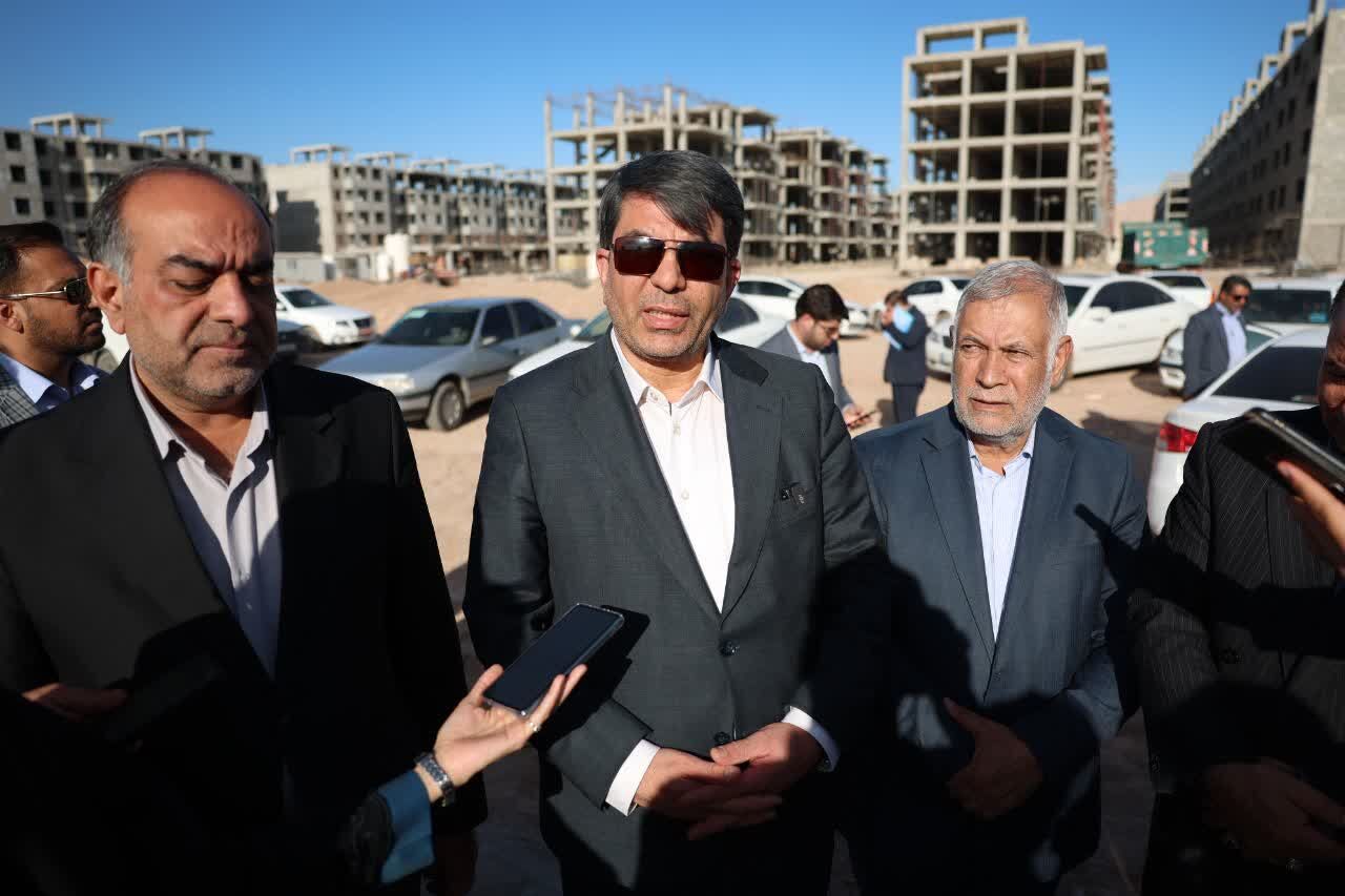 پایان انتظار متقاضیان مسکن بلدالامین؛ استاندار: پروژه با قدرت از سر گرفته می‌شود