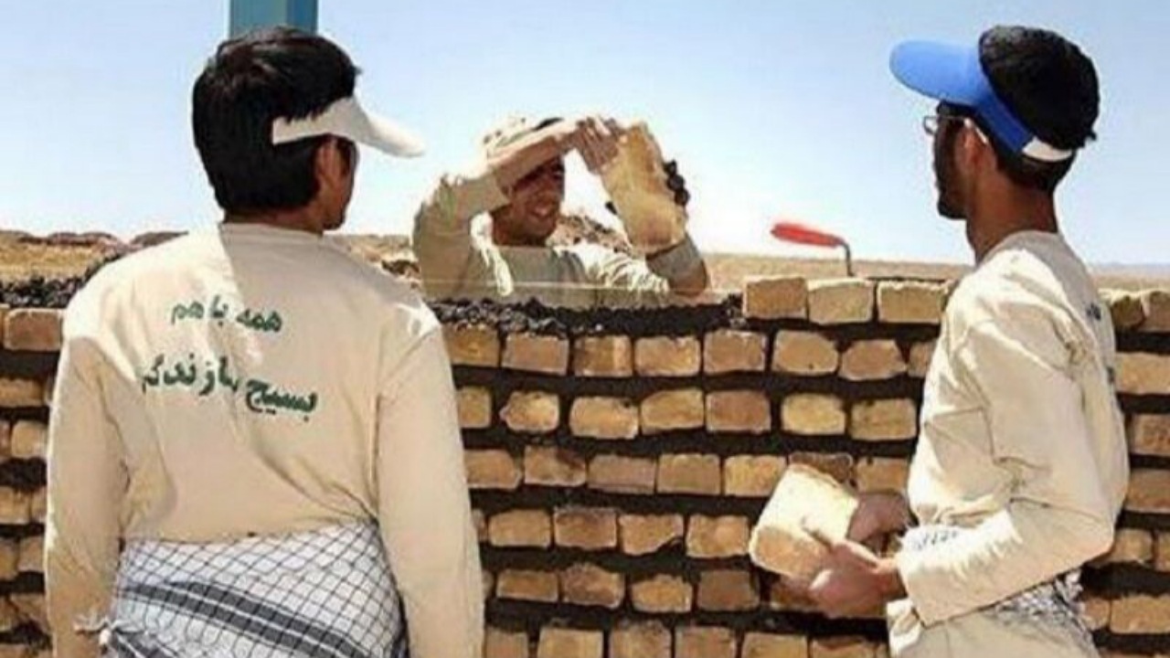 از آوار تا آبادانی در بم؛ چکشی که امید می‌کارد | خبر کرمان