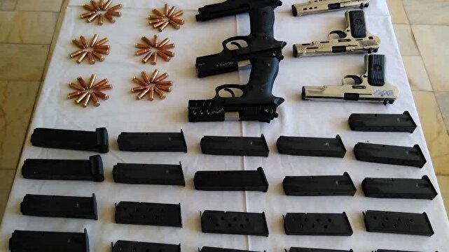 انهدام باند قاچاق سلاح در رابر/ کشف ۱۸ قبضه کلت کمری و مقادیری مهمات جنگی | خبر کرمان