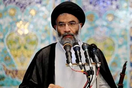 امام جمعه اهواز:  به محض شلیک دشمن، تمام زیرساخت‌های آمریکا و اسرائیل را از صفحه روزگار پاک خواهیم کرد