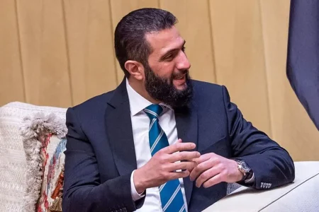 انگلیس تحریم‌ها علیه الجولانی را لغو کرد