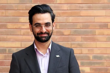 آذری جهرمی: دولت را پیرمردهای بی‌خاصیت منفعل و ناکارآمد کردند!