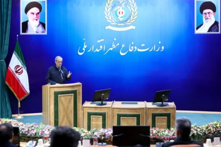 پزشکیان: نارضایتی مردم از کیفیت خدمات اداری، پذیرفتنی نیست/اصلاح را باید از خود شروع کنیم