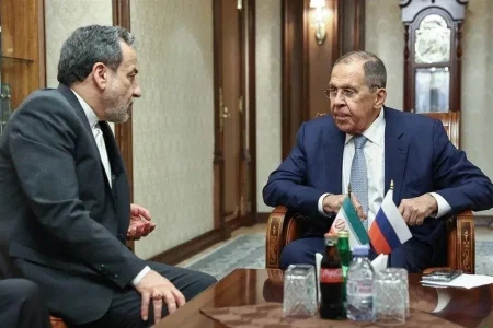 گفت‌وگوی عراقچی و لاوروف در آستانه نشست شورای حکام