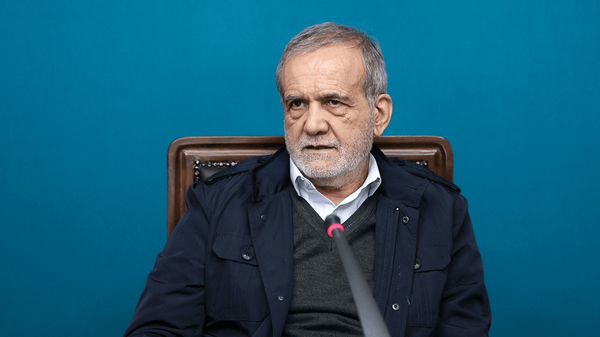 پزشکیان: بدن‌نمایی و برهنگی مغایر شأن زنان است