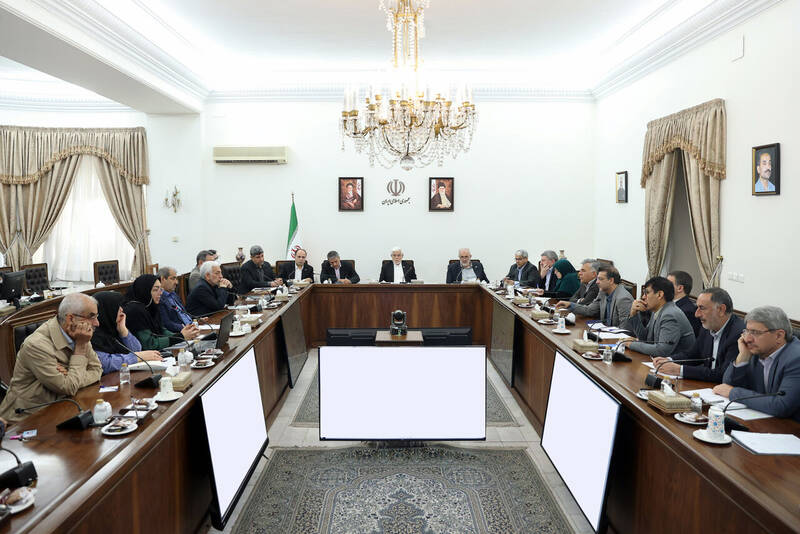 عارف: باید مسئله آب را با مشارکت مردم ساماندهی کنیم